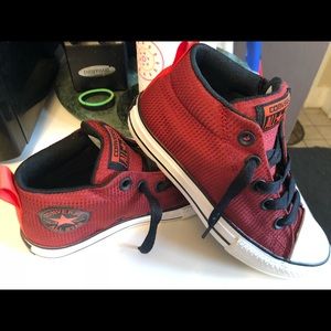 Kids converse